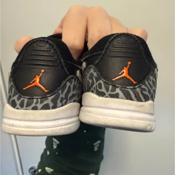 Nike Jordan Toddler Black & White Sneaker with Orange Accents size 6c - Picture 5 of 5